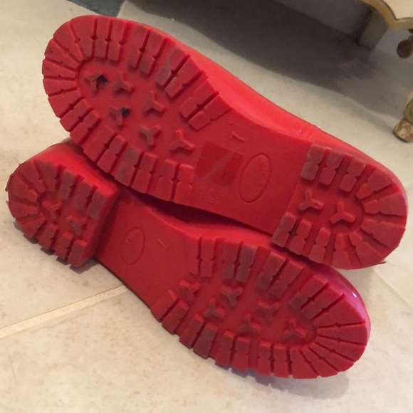 ❤️Soho Funky Red on Red Detail Rubber Plastic Rugged bottom galoshes Boots - Picture 7 of 13